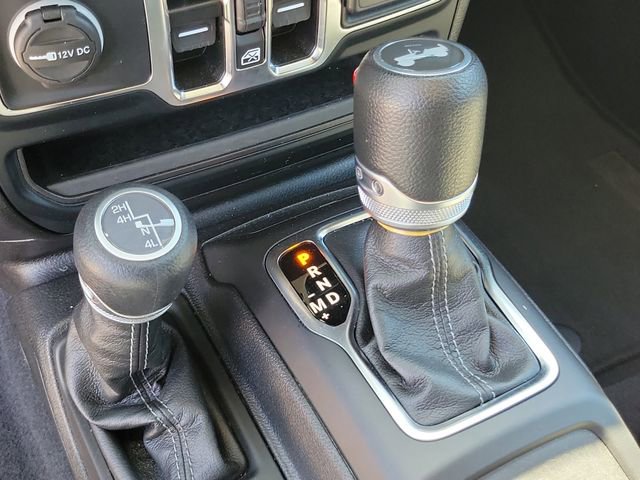 Used 2024 Jeep Wrangler Sahara image 27