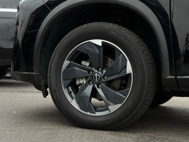 Used 2024 Nissan Rogue SV image 43