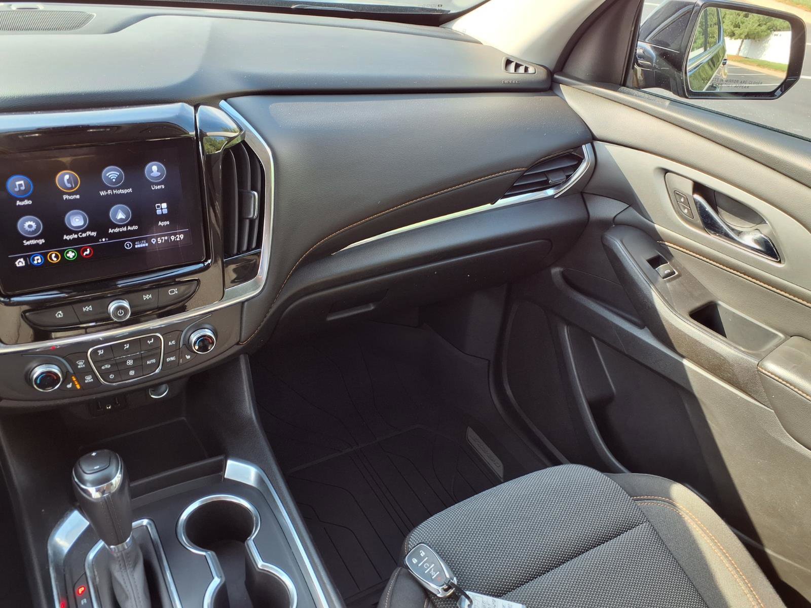 Certified 2020 Chevrolet Traverse LT FWD image 3