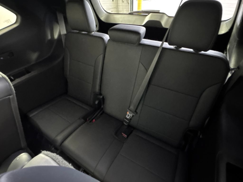 Certified 2025 Buick Enclave Preferred AWD/4WD image 35