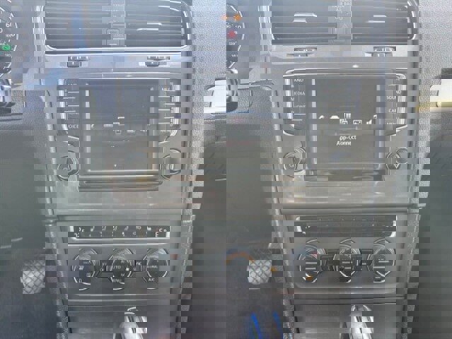 Used 2016 Volkswagen e-Golf SE w/ DC Fast Charging Package FWD image 23