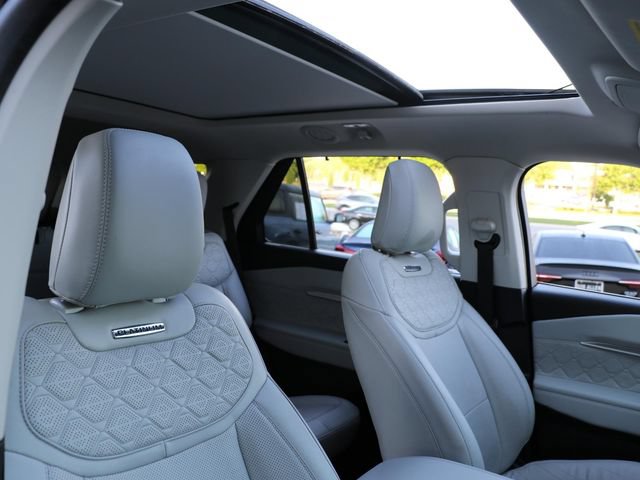 Used 2025 Ford Explorer Platinum w/ Ultimate Package AWD/4WD image 8