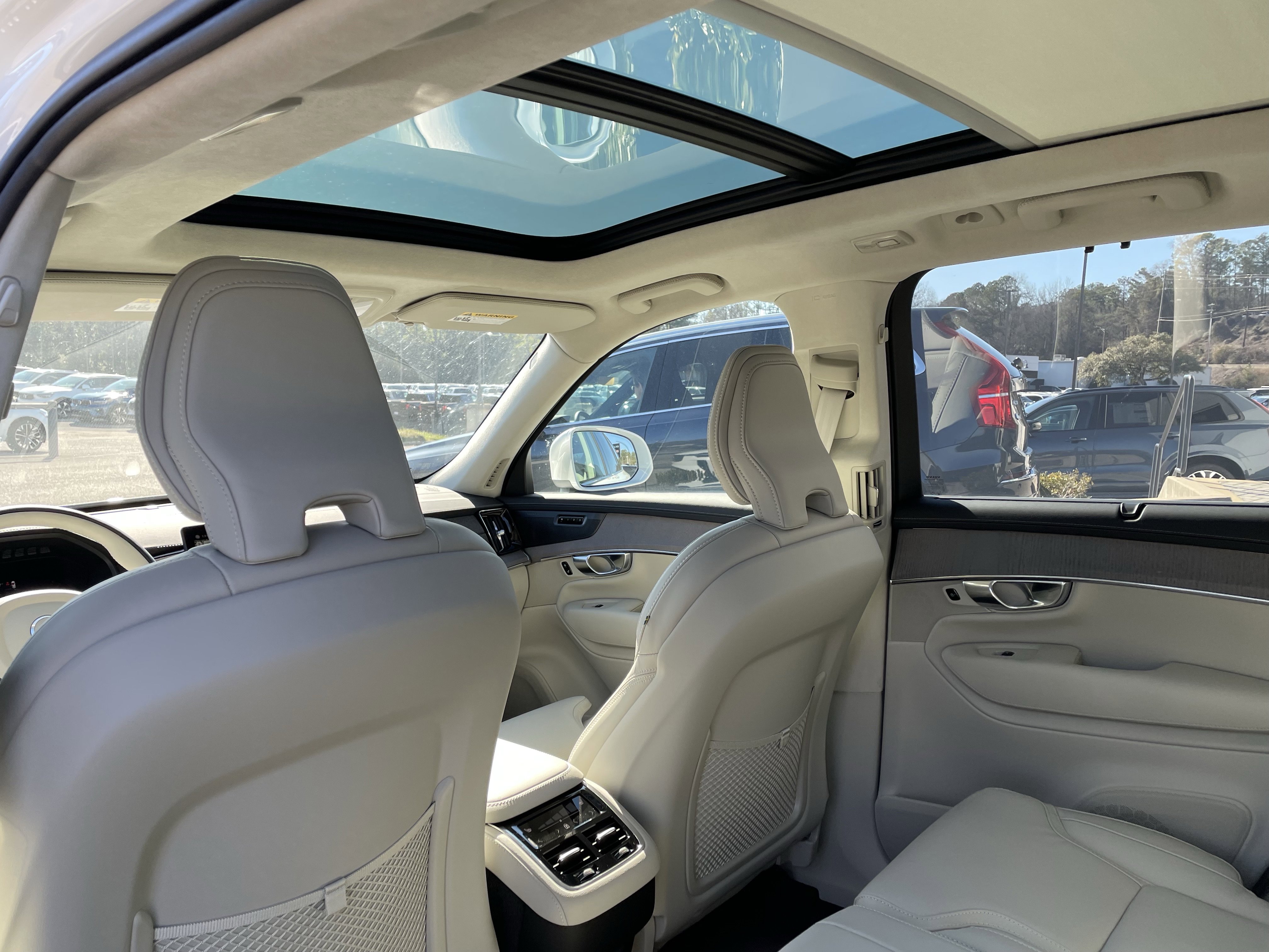 New 2026 Volvo XC90 B6 Ultra w/ Lounge Package image 13