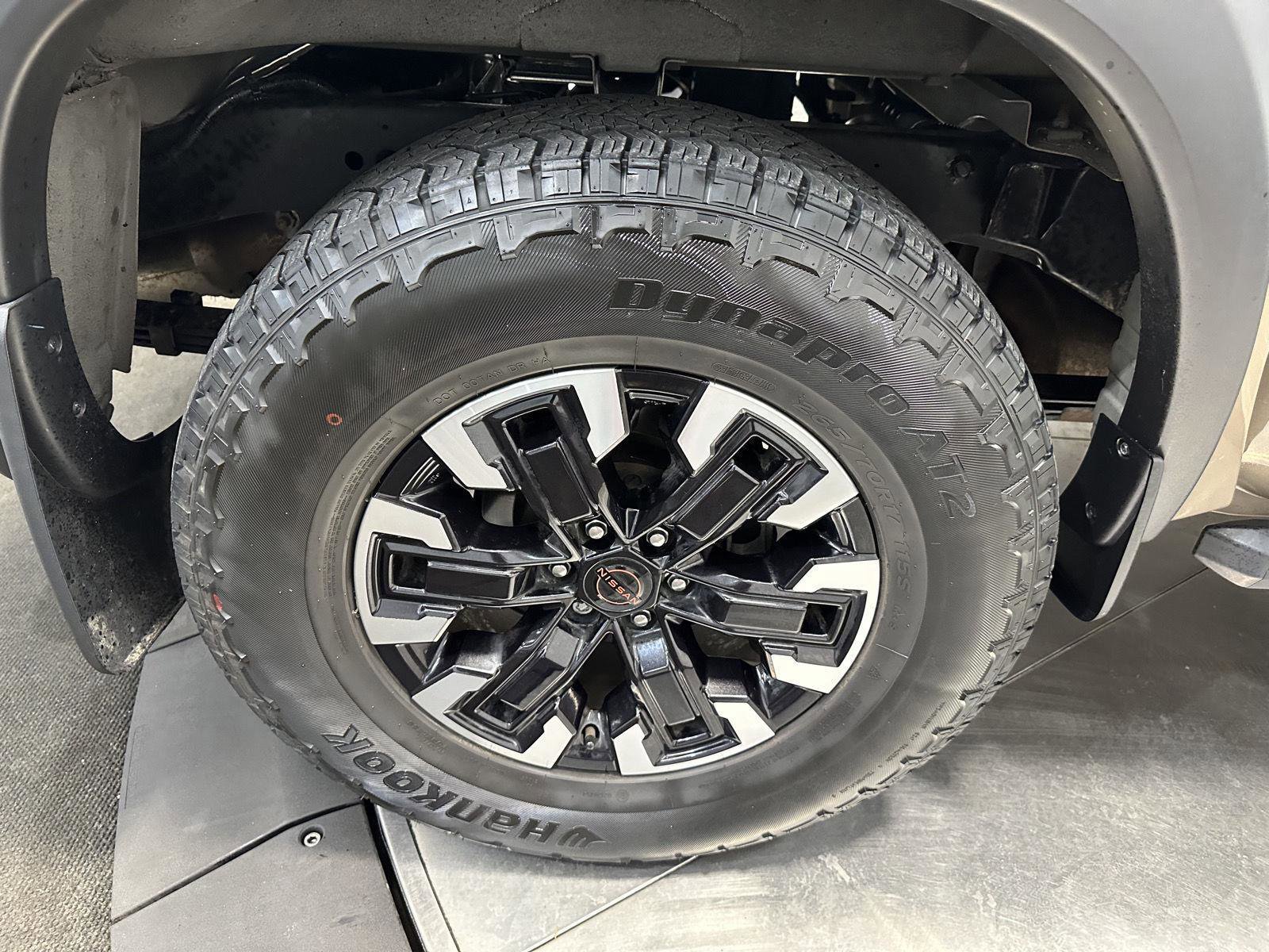 Used 2023 Nissan Frontier PRO-4X w/ Pro Convenience Package AWD/4WD image 11