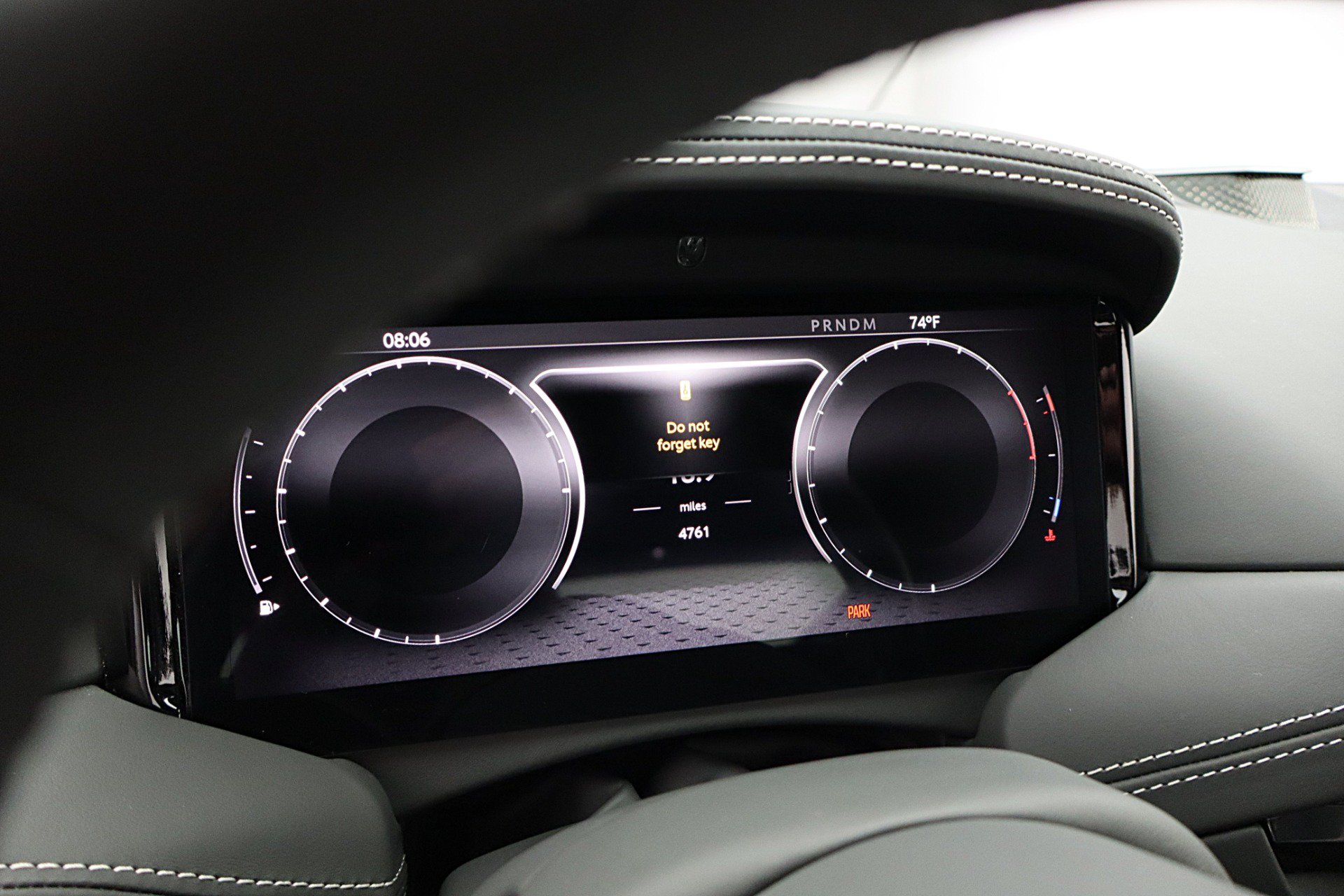Used 2024 Aston Martin DB12 Coupe RWD image 22