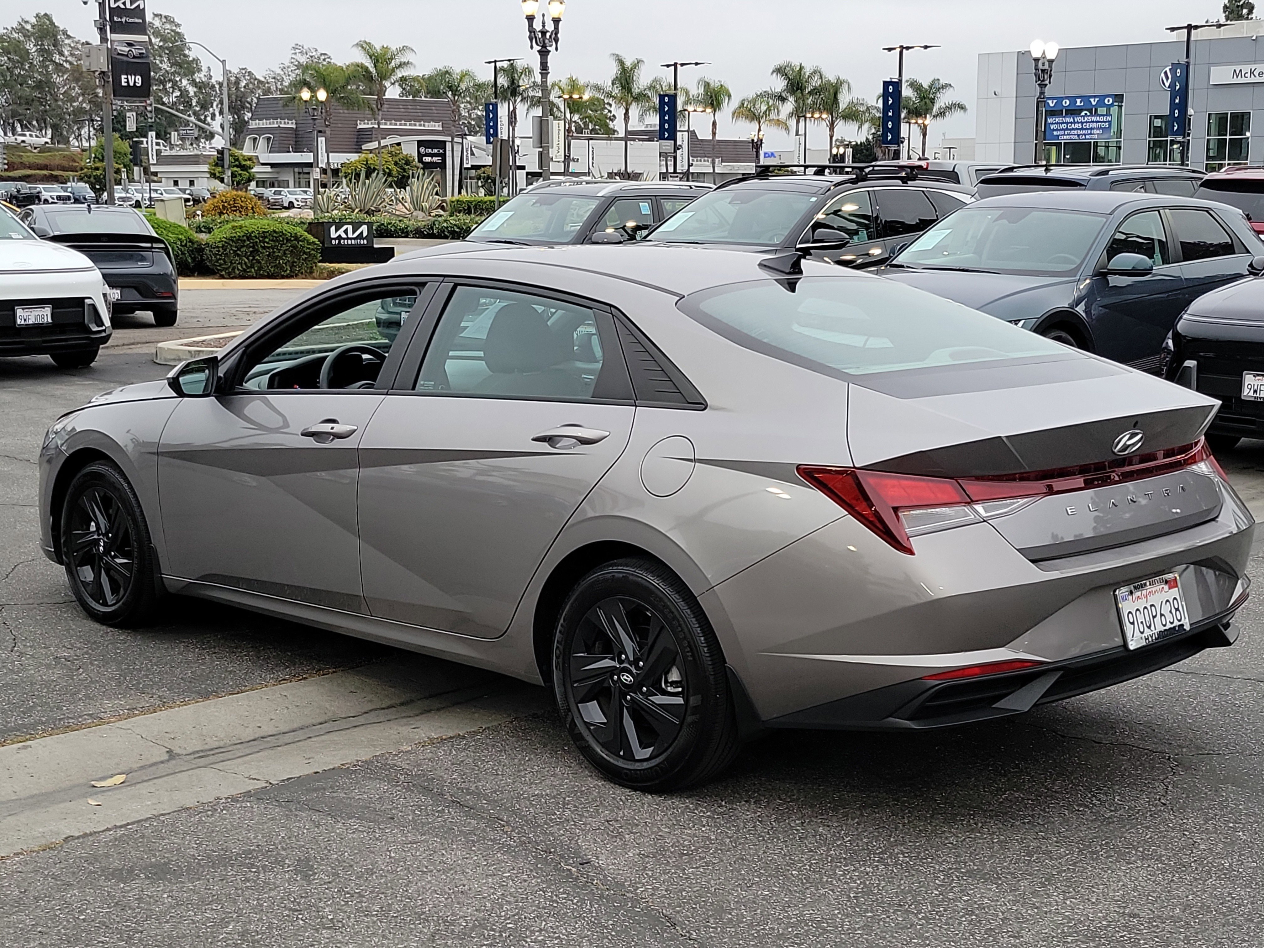 Certified 2023 Hyundai Elantra SEL FWD image 27