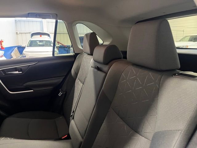 Used 2020 Toyota RAV4 XLE w/ Convenience Package image 18
