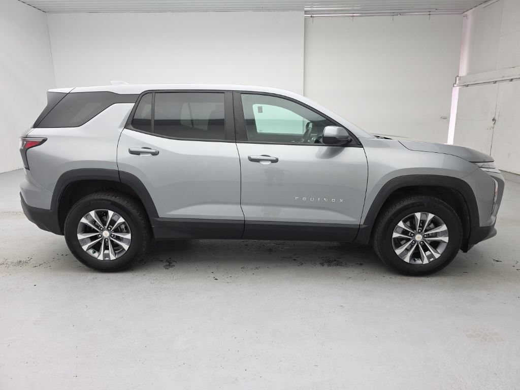Used 2026 Chevrolet Equinox LT AWD/4WD image 13