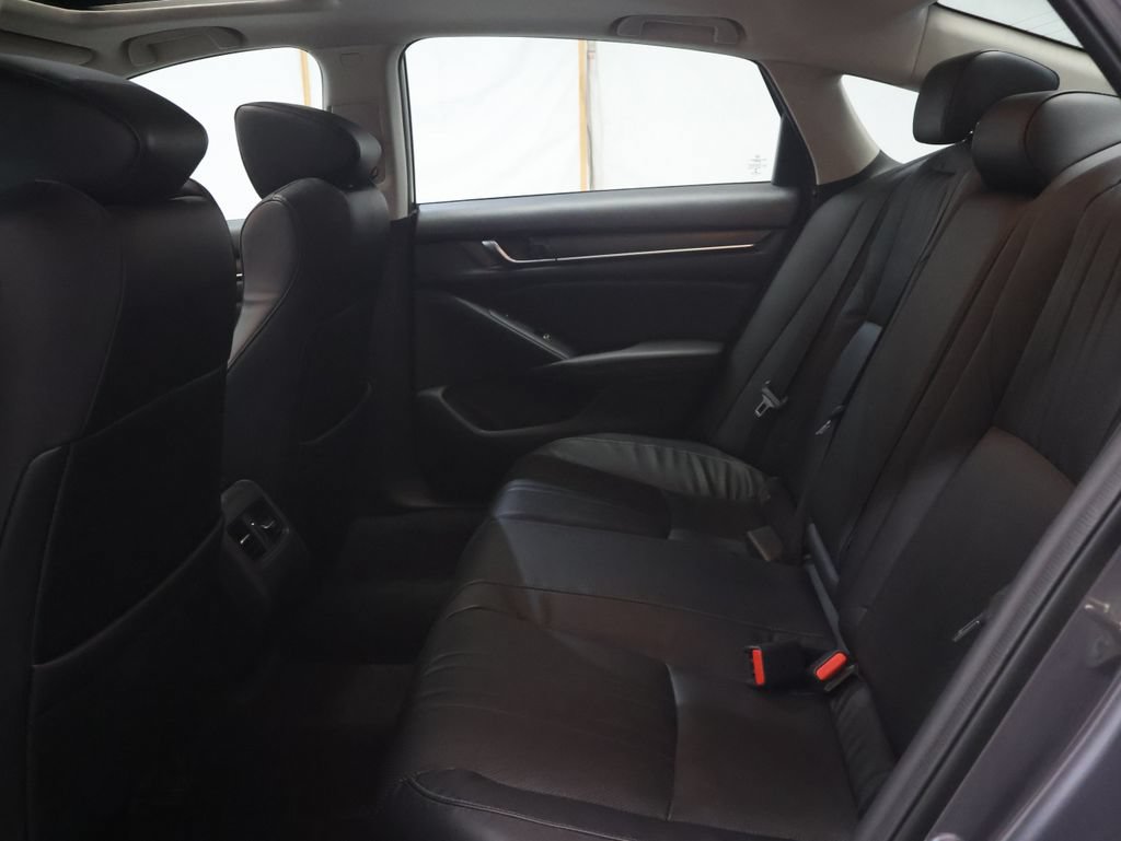 Used 2018 Honda Accord Touring image 14