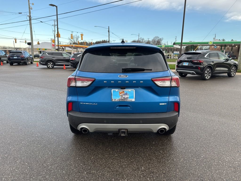 Used 2020 Ford Escape Titanium image 4