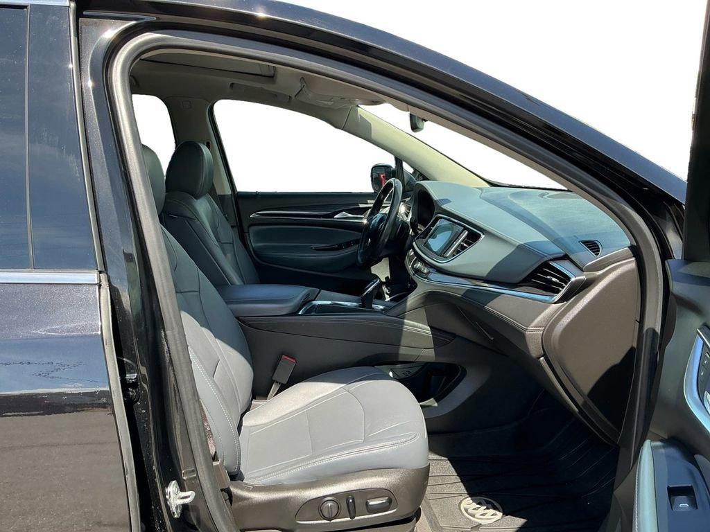 Used 2020 Buick Enclave Essence image 22