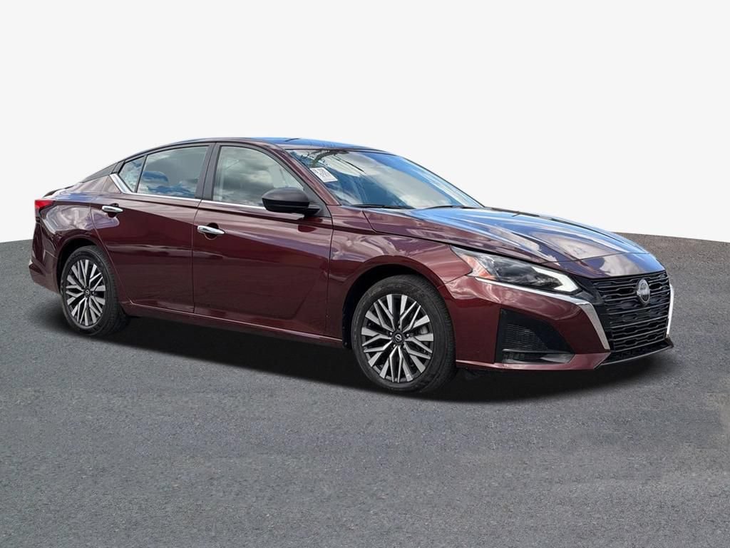 Used 2025 Nissan Altima 2.5 SV FWD image 4
