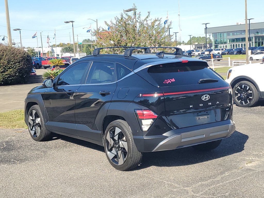 Used 2024 Hyundai Kona Limited FWD image 3