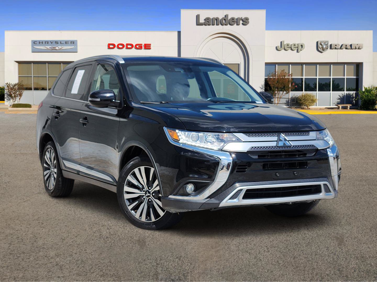 Used 2020 Mitsubishi Outlander SE FWD image 1