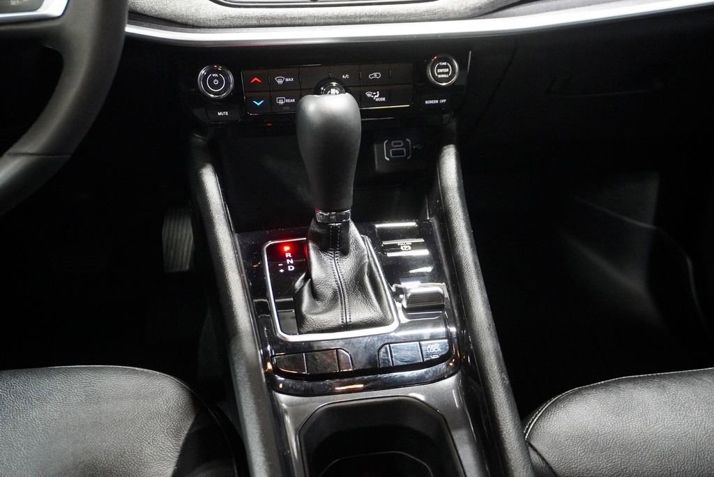 Used 2023 Jeep Compass Latitude image 11