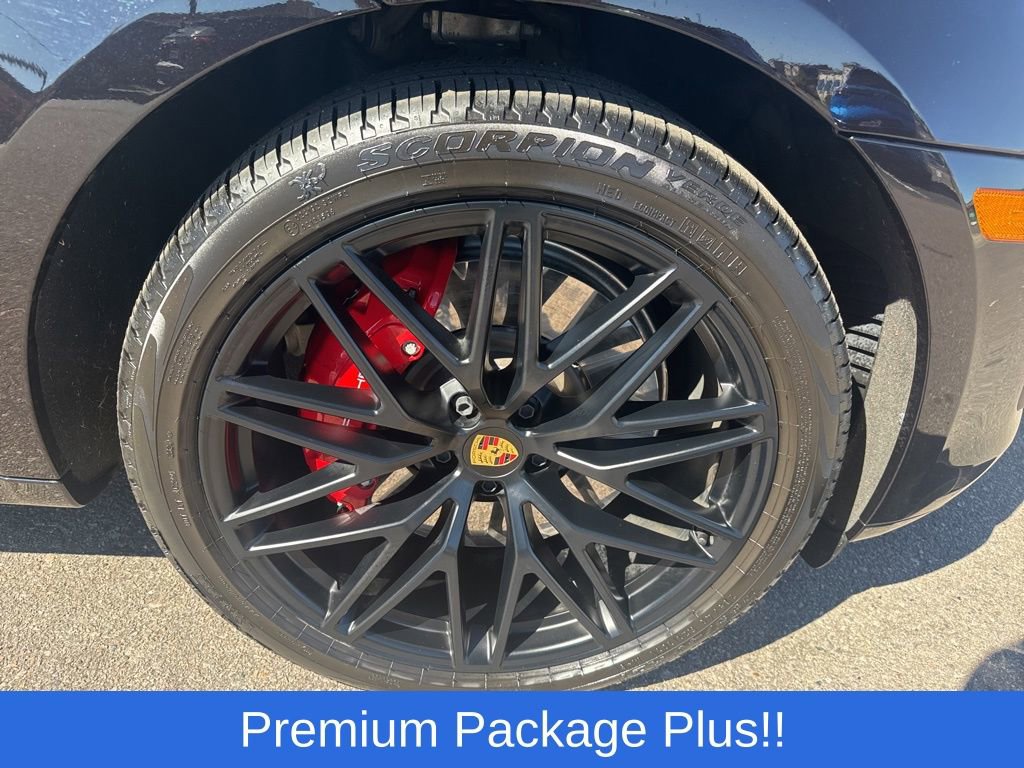 Used 2025 Porsche Macan GTS image 11