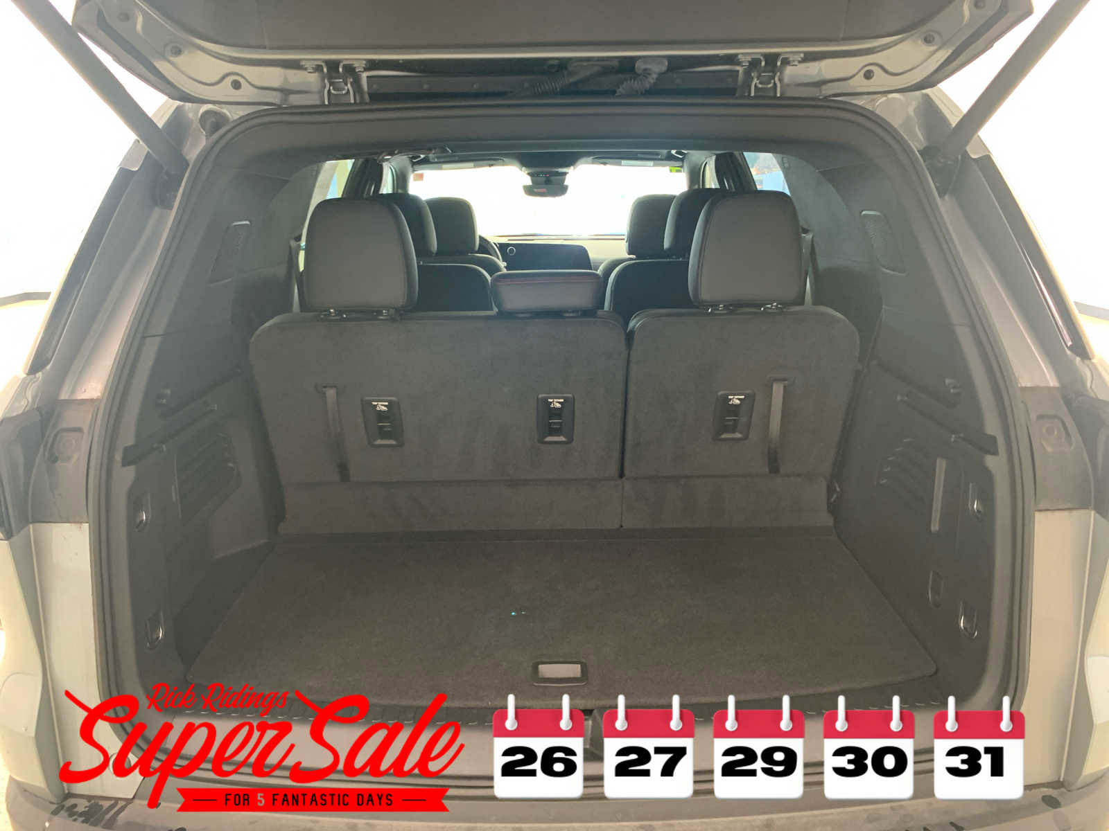 Used 2024 Chevrolet Traverse Z71 w/ Enhanced Driving Package image 7