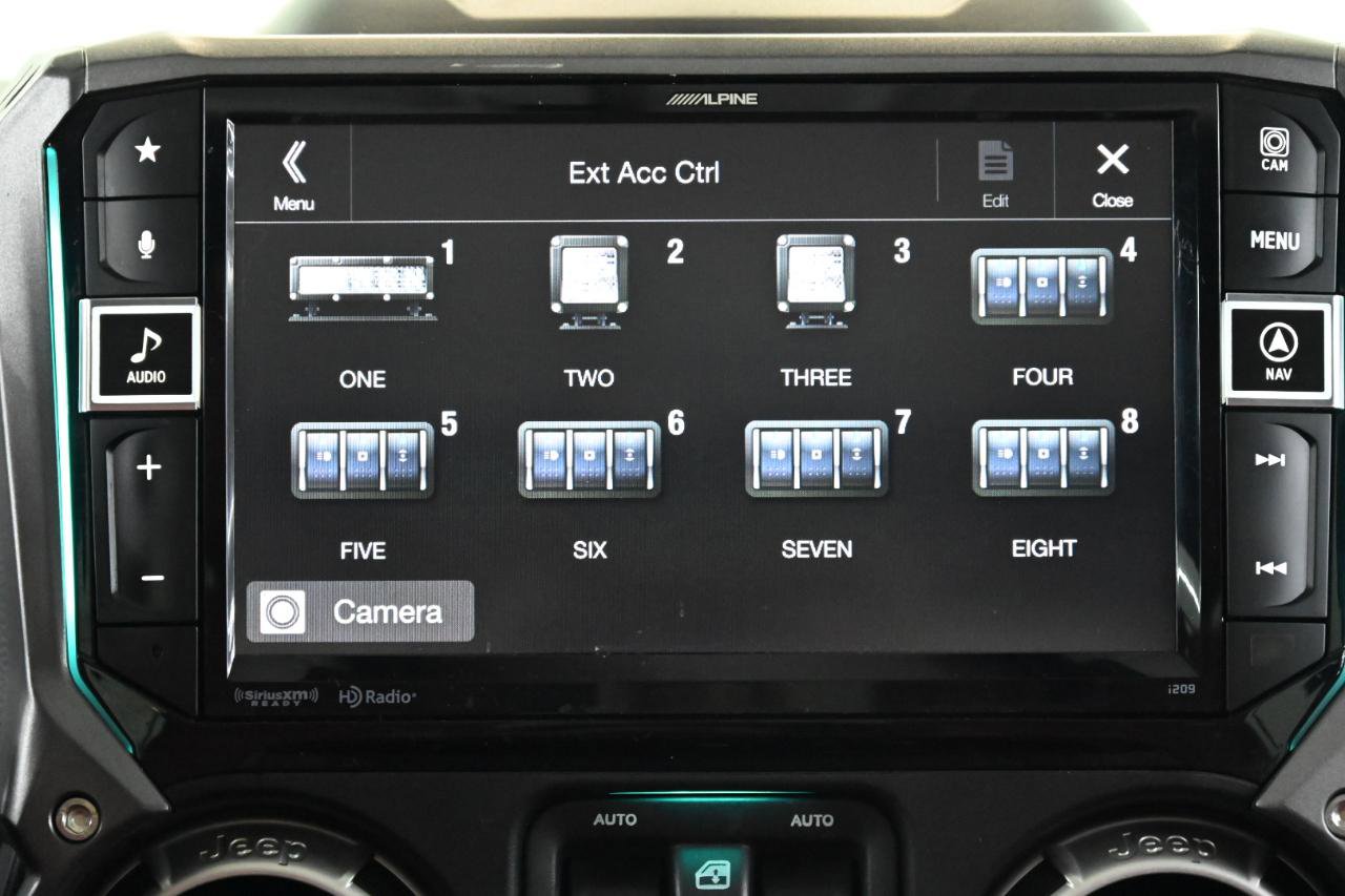 Used 2018 Jeep Wrangler Unlimited Rubicon w/ Cold Weather Group image 29