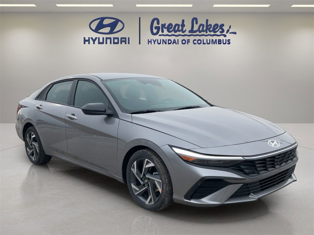 Certified 2025 Hyundai Elantra Sport image 7