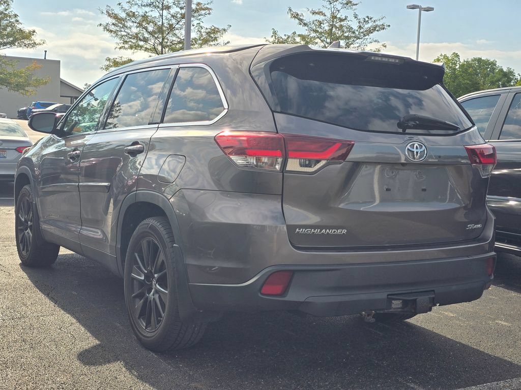 Used 2019 Toyota Highlander SE AWD/4WD image 6