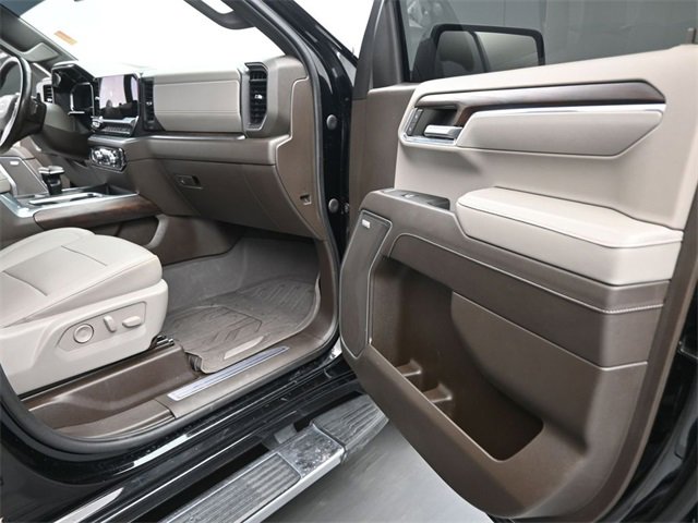 Used 2023 GMC Sierra 1500 SLT w/ SLT Premium Package image 17