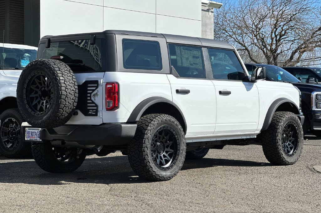 Used 2025 Ford Bronco 4-Door AWD/4WD image 4