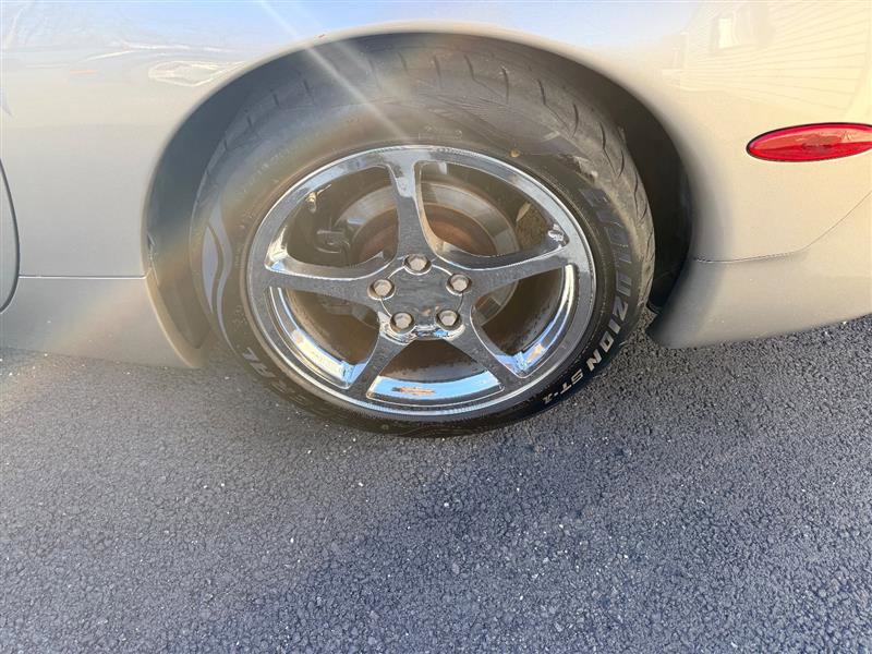 Used 2000 Chevrolet Corvette Convertible w/ Memory Pkg image 38