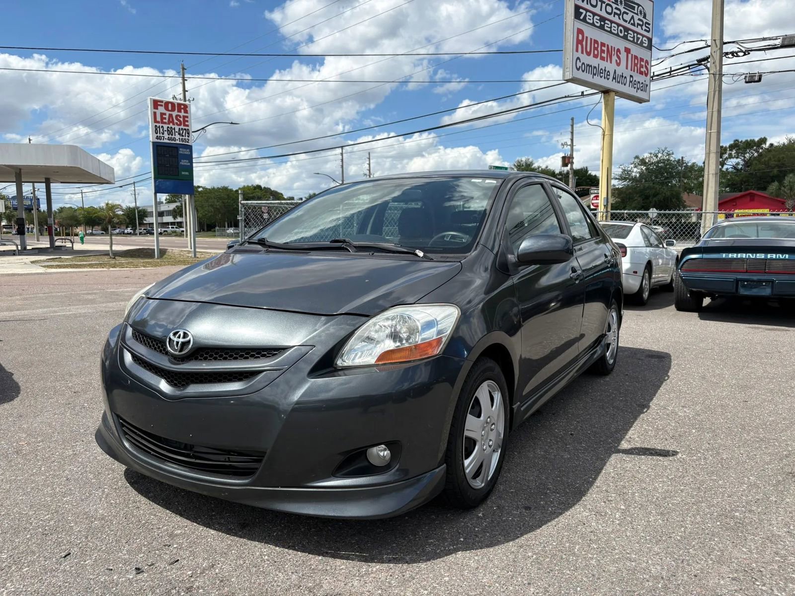 Used 2008 Toyota Yaris S FWD image 1