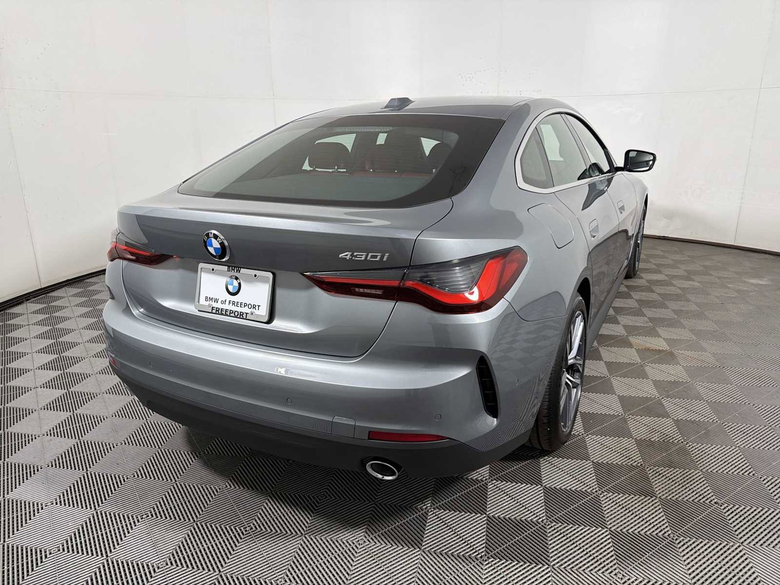 Used 2025 BMW 430i w/ Premium Package image 6