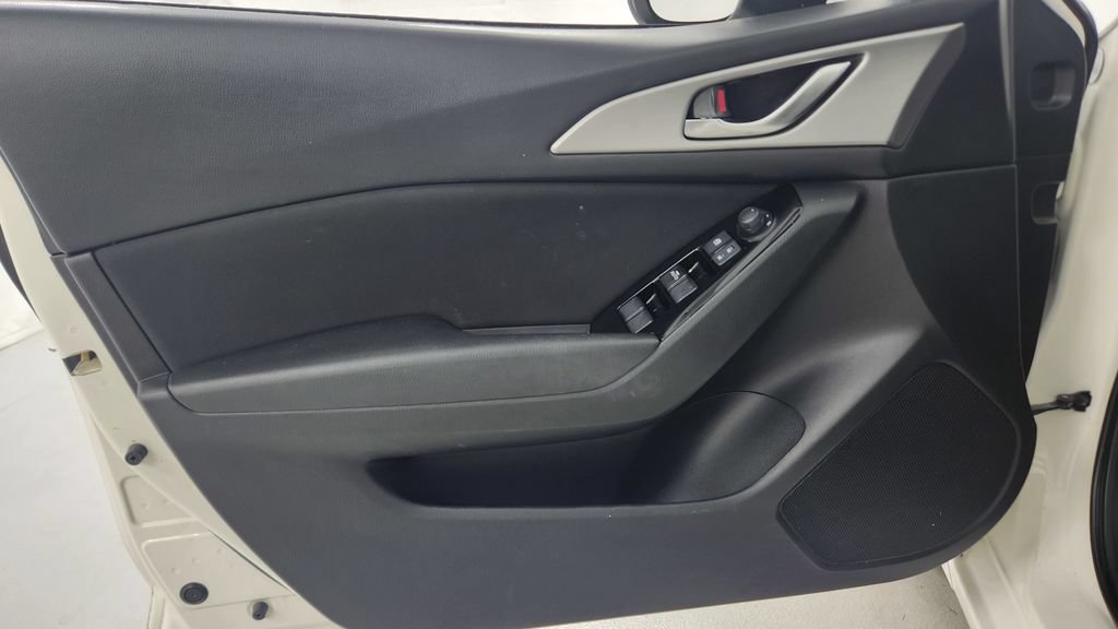 Used 2017 MAZDA MAZDA3 Sport FWD image 16