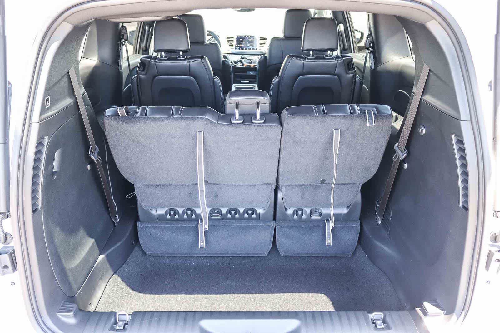 New 2027 Chrysler Pacifica Select FWD image 12