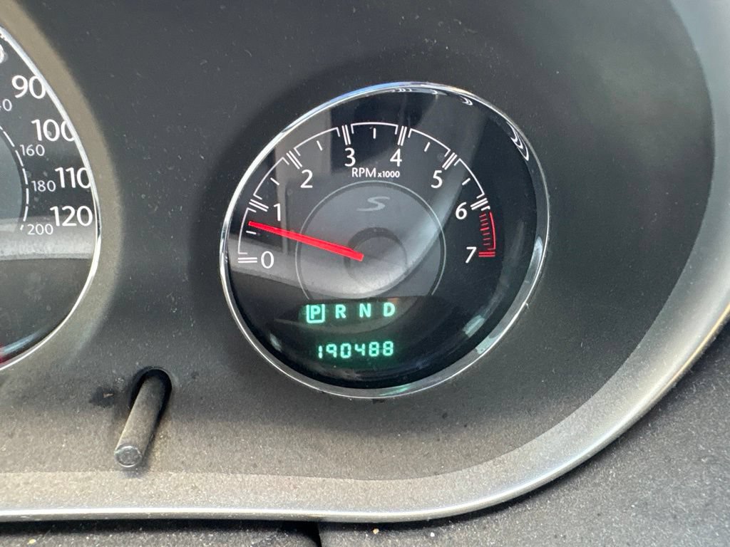 Used 2011 Chrysler 200 S FWD image 16