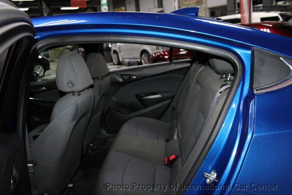 Used 2018 Chevrolet Cruze LT w/ Sun And Sound Package image 25