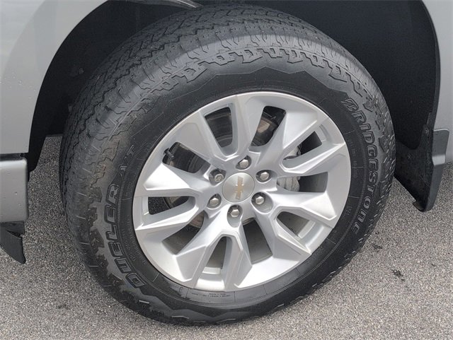 Used 2023 Chevrolet Silverado 1500 Custom image 11