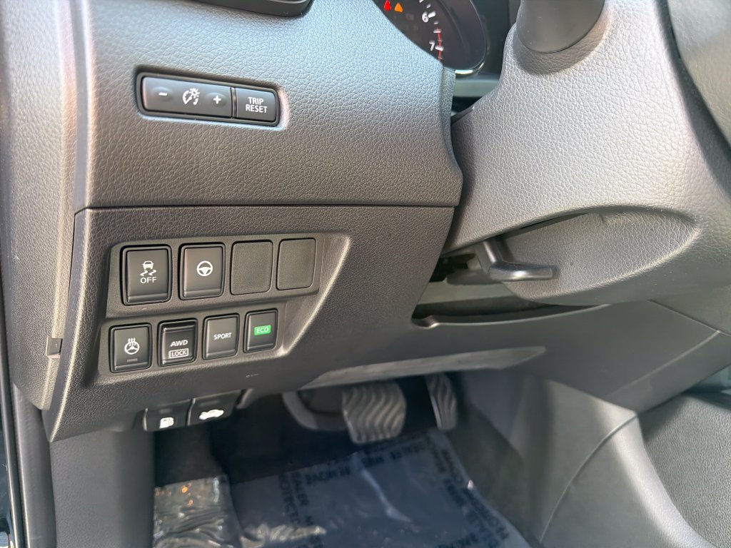 Used 2022 Nissan Rogue Sport SV w/ Technology Package AWD/4WD image 19
