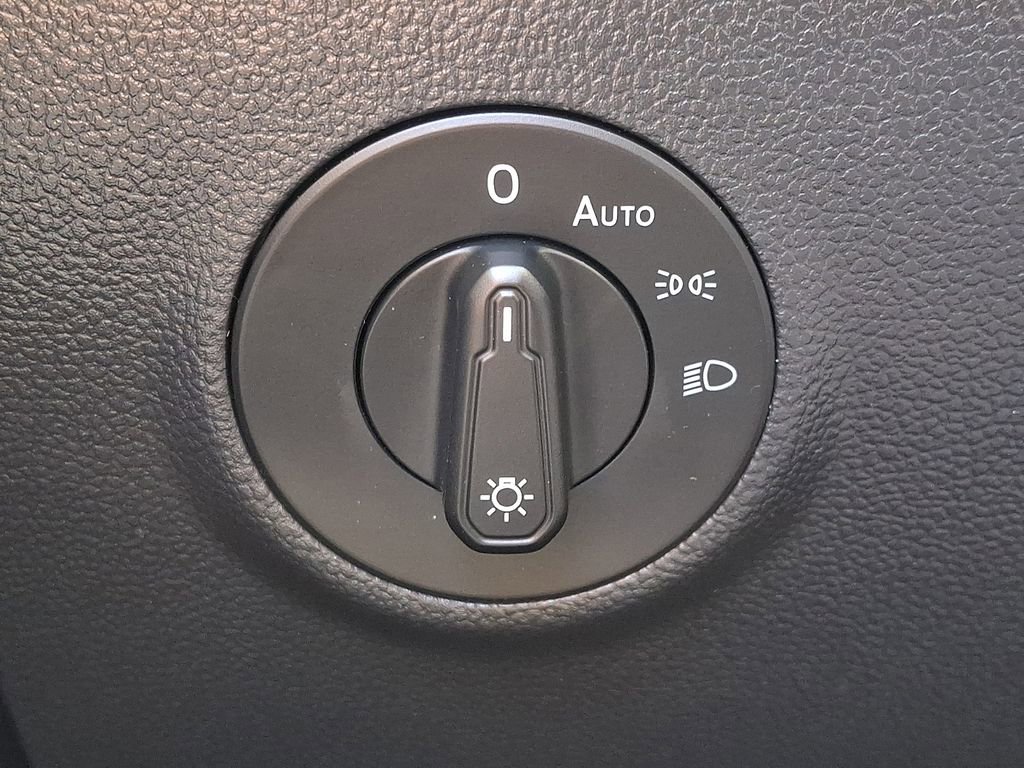 Used 2022 Volkswagen Taos SEL AWD/4WD image 27