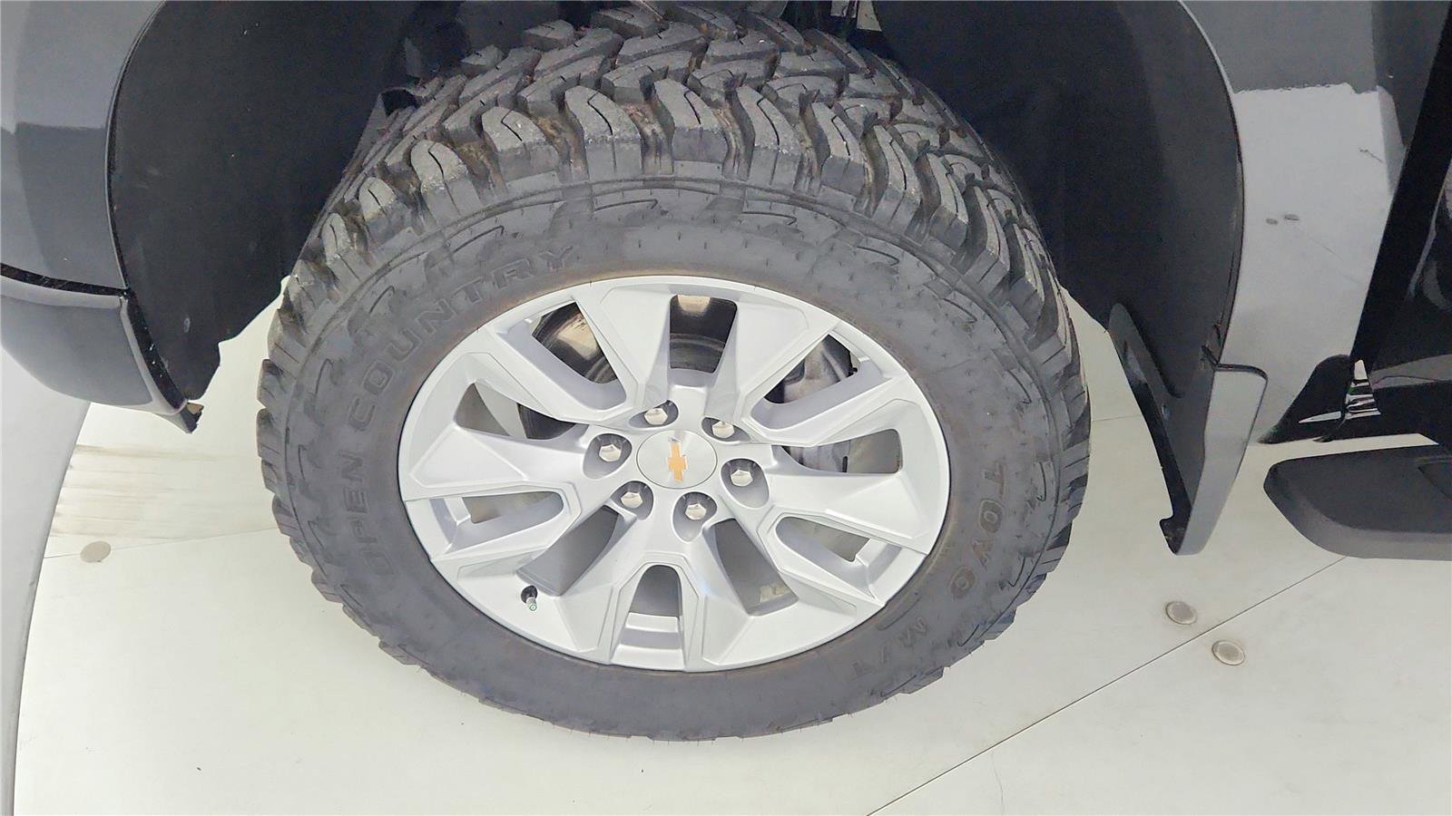 Used 2025 Chevrolet Silverado 1500 Custom Trail Boss AWD/4WD image 32
