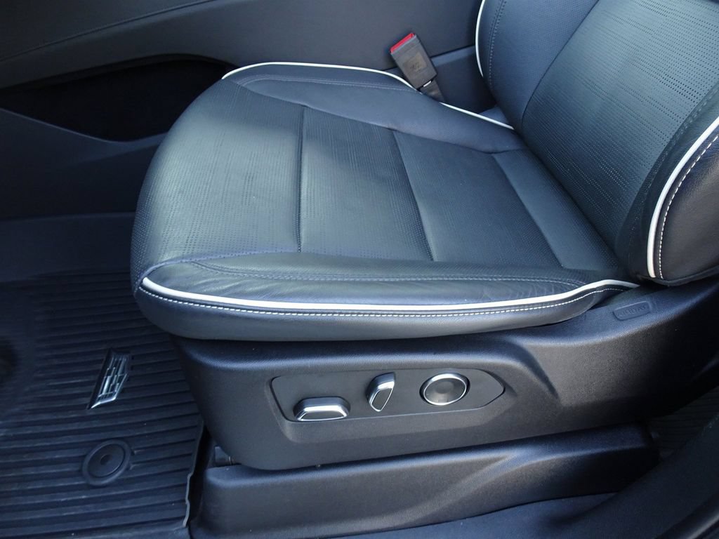 Certified 2023 Cadillac Escalade Premium Luxury w/ LPO, Floor Liner Package AWD/4WD image 9