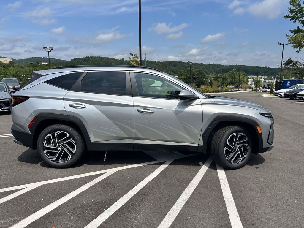 New 2026 Hyundai Tucson SEL Plus w/ Tow & Go Package FWD image 2