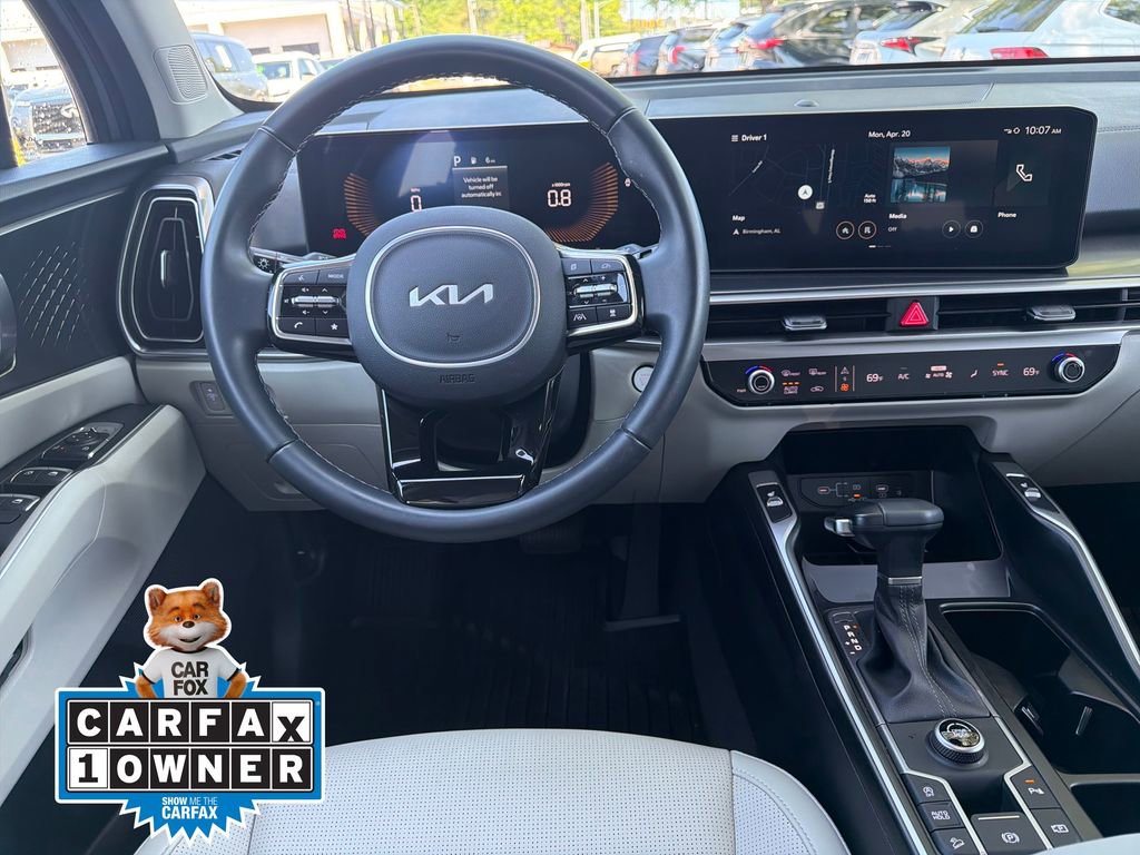 Used 2025 Kia Sorento S FWD image 2