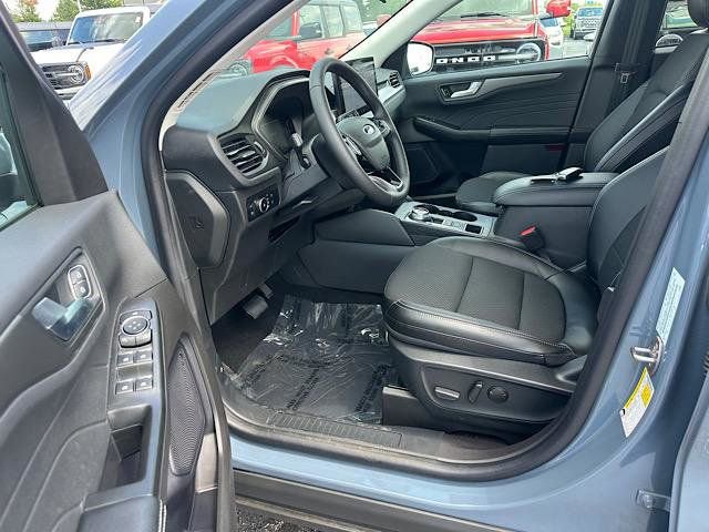New 2024 Ford Escape SE image 10