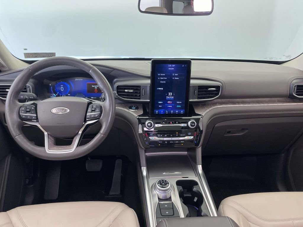 Used 2021 Ford Explorer Platinum w/ Equipment Group 601A AWD/4WD image 27