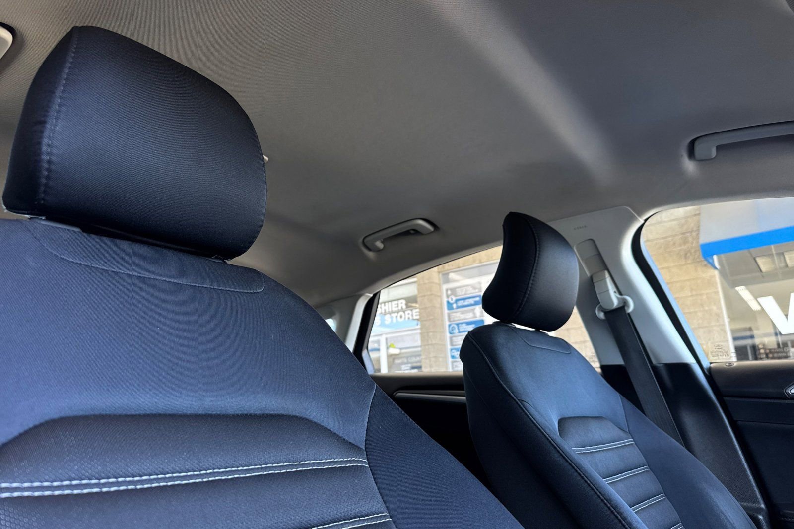 Used 2015 Ford Fusion SE FWD image 16