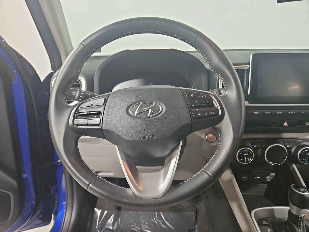 Certified 2025 Hyundai Venue SEL FWD image 16