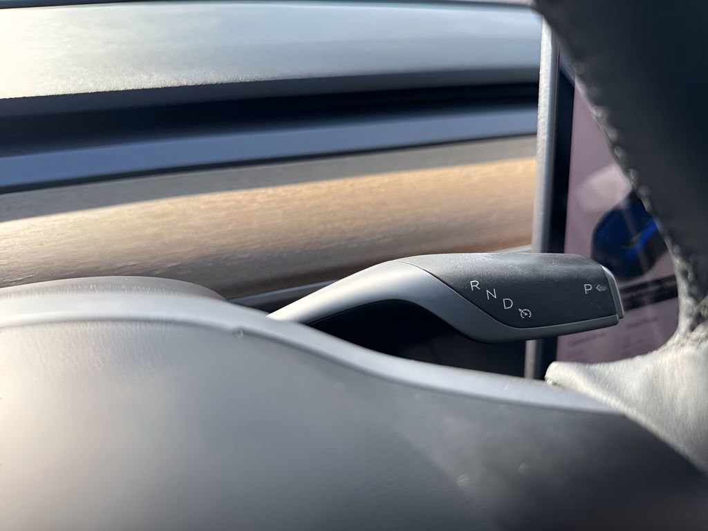 Used 2021 Tesla Model Y Long Range image 16