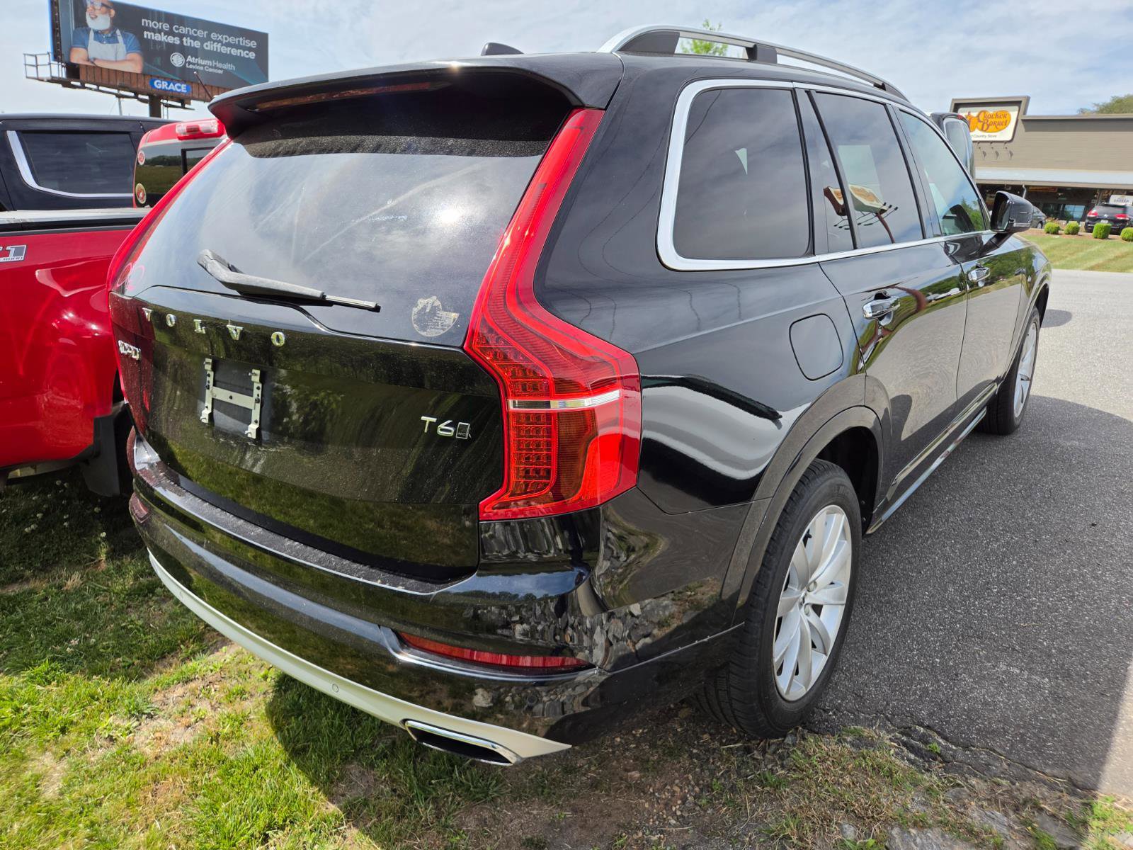 Used 2017 Volvo XC90 T6 Momentum w/ Vision Package image 5