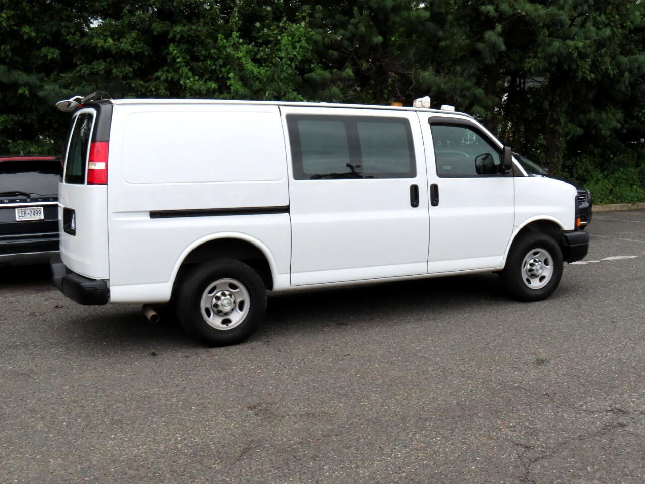 Used 2016 Chevrolet Express 2500 image 7
