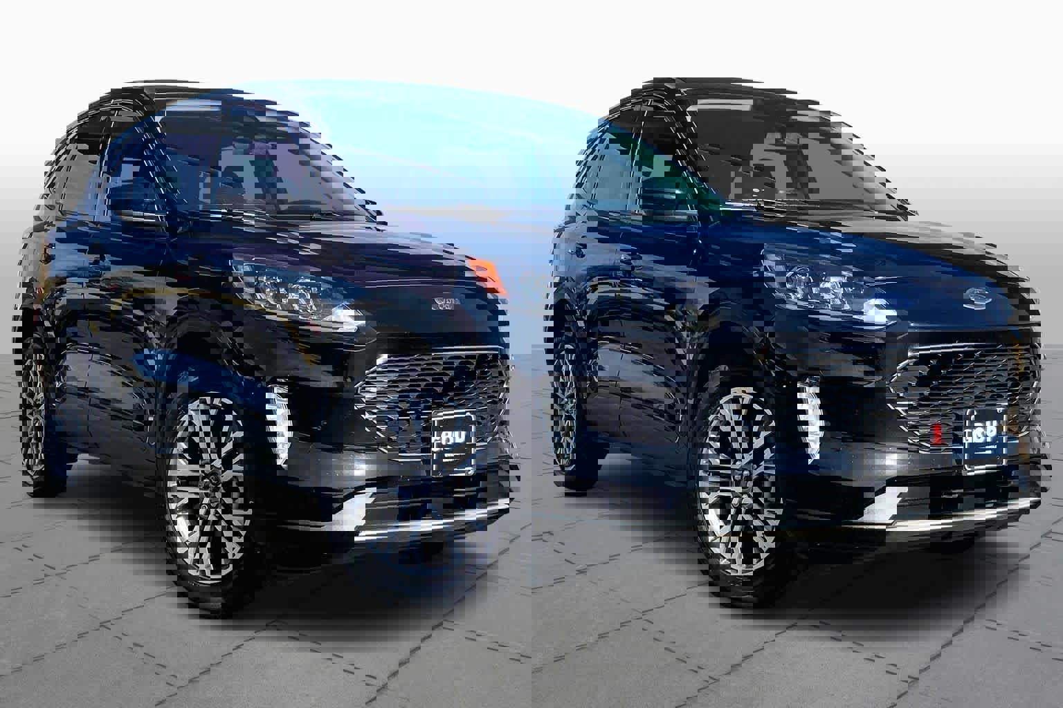 Used 2022 Ford Escape SEL w/ Technology Package image 2