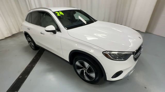 Used 2024 Mercedes-Benz GLC 300 4MATIC image 2