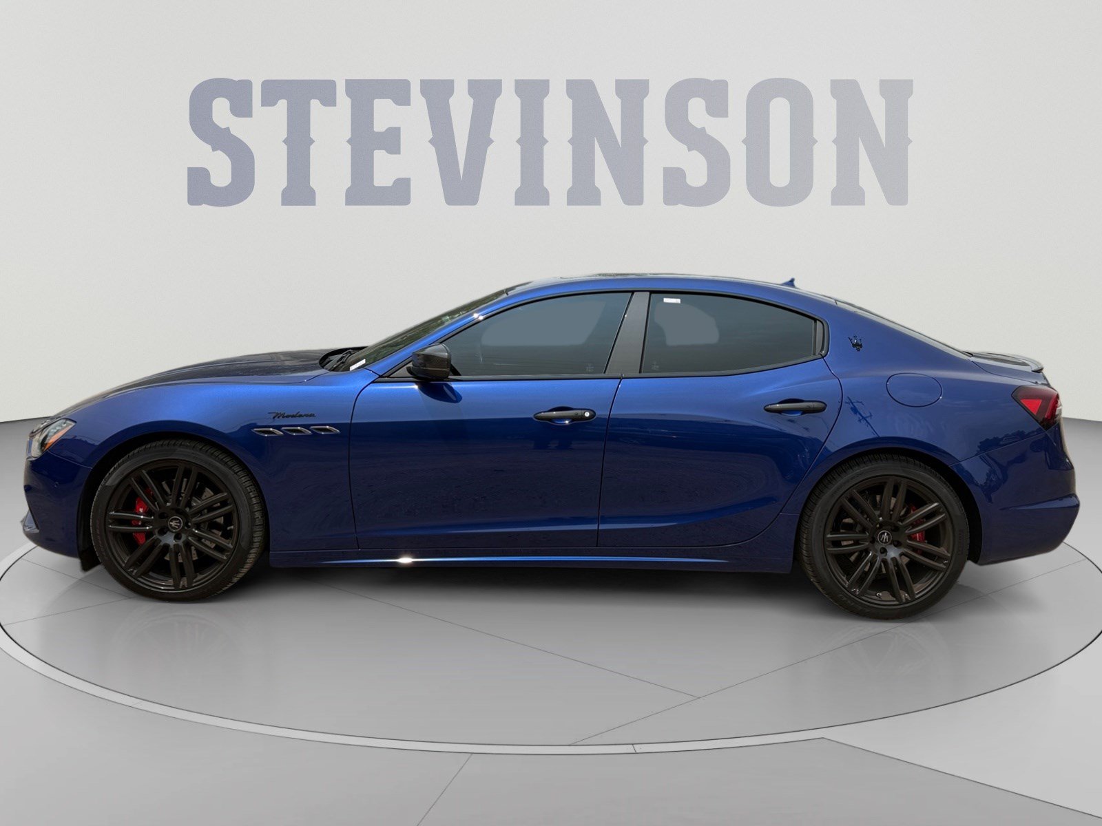 Used 2023 Maserati Ghibli Modena Q4 AWD/4WD image 2